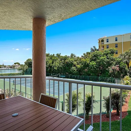 Open - New Owner-Renovation/Location/Walk To Beach